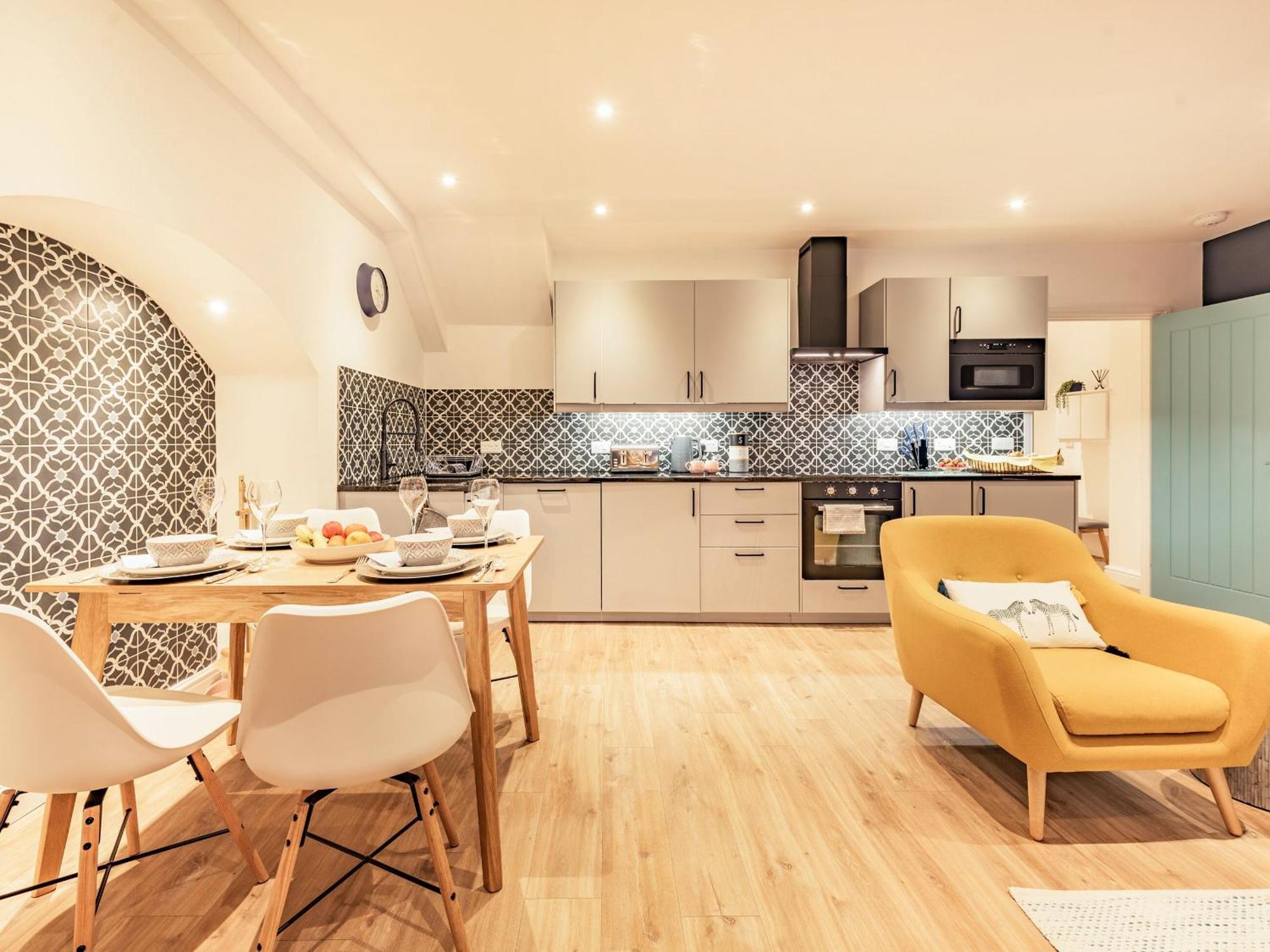 Ocean Waves Villa Тенби Екстериор снимка